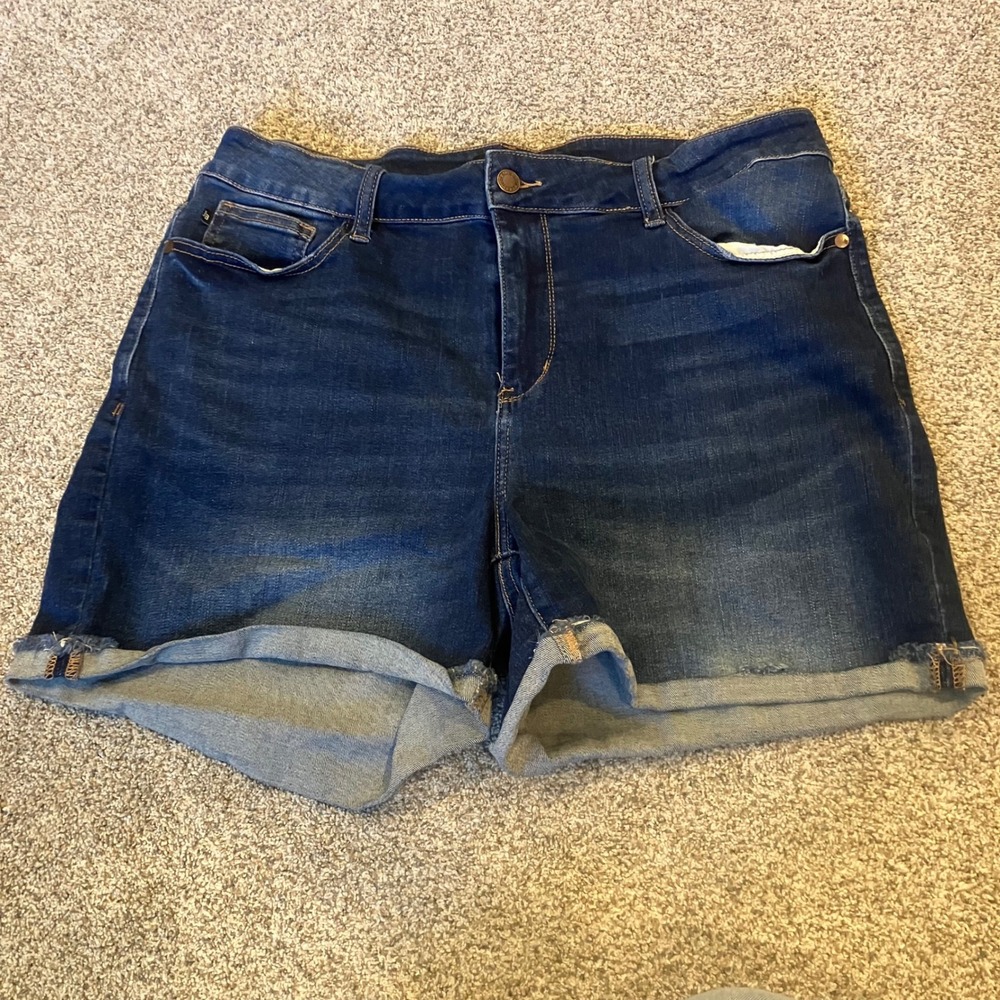 Judy Blue Dark Wash Cuffed Denim Shorts JB150036 Size 2XL Stretch Plus Size Y2K